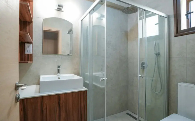Aqua House Valentino