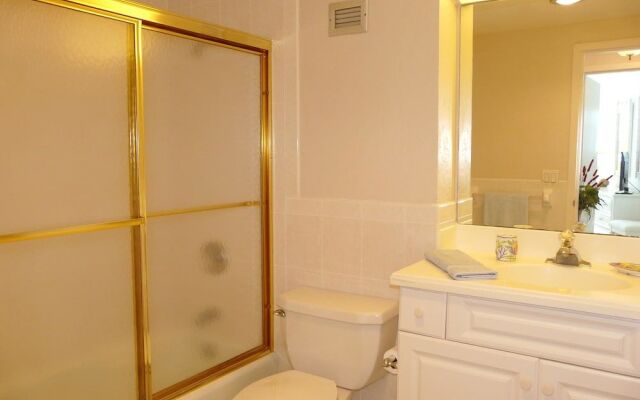 Sunny Beachfront Condo With Pool and Sw-facing Balcony