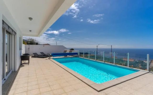 Villa Eldomar 61 in Estreito da Calheta