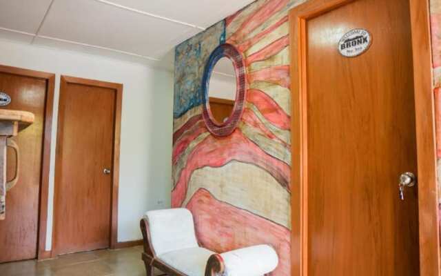 The American Corner Hostel & Gastro Bar