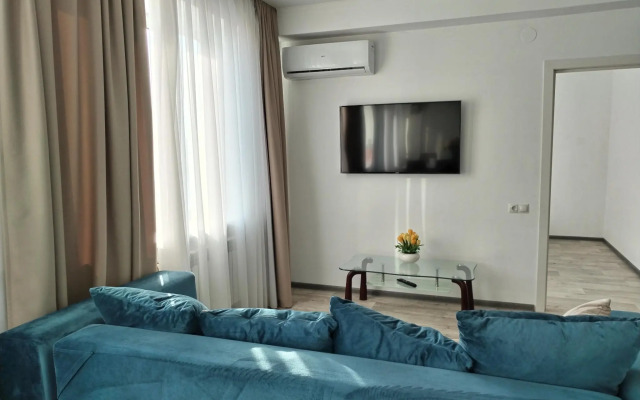 Apartments on Vlasov street 4