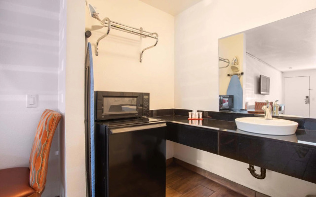 OYO Hotel Palmdale - Antelope Valley