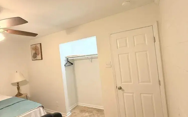 Renovated 2 Bedroom in Durham Superhost