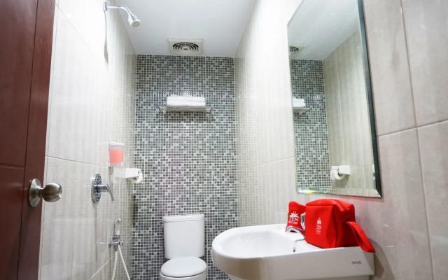 Zen Rooms Near Tunjungan Plaza