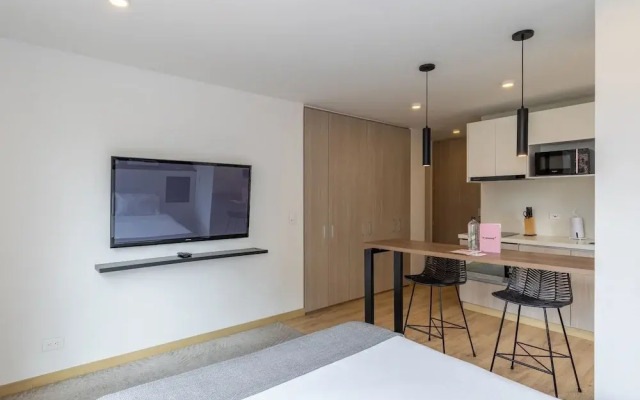 w Splendid Loft in Santa Ana