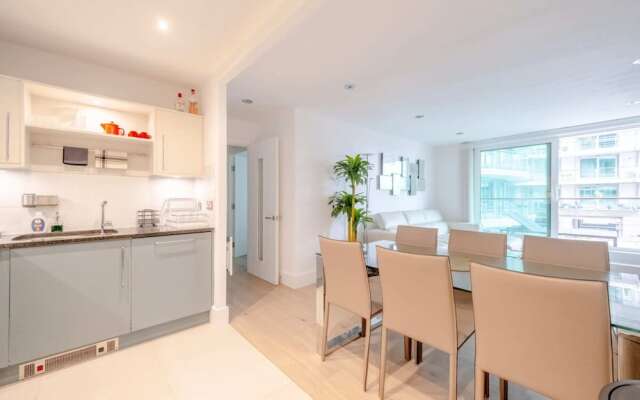 Central 2BD Flat w/ River View Balcony - Vauxhall!