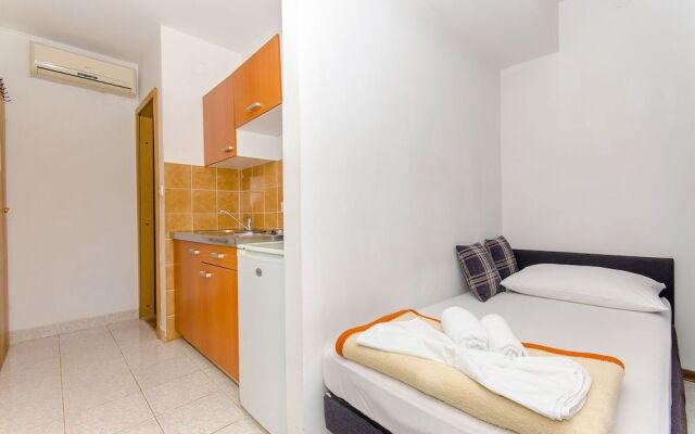 Apartments and Room Nada