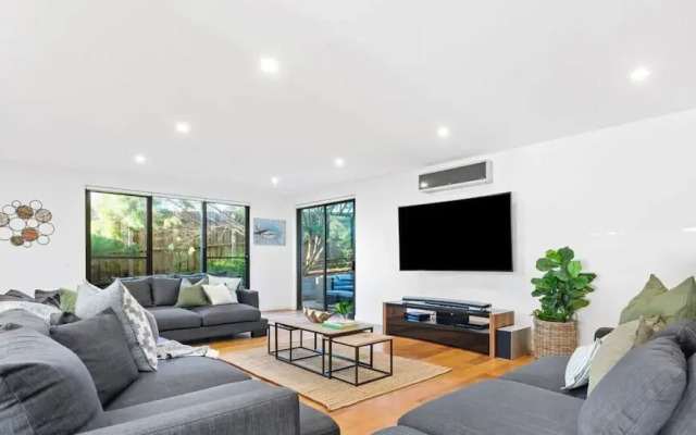The Ocean s Edge Luxury Entertainer With Views
