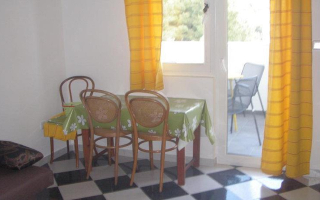 Apartments Mila Makarska