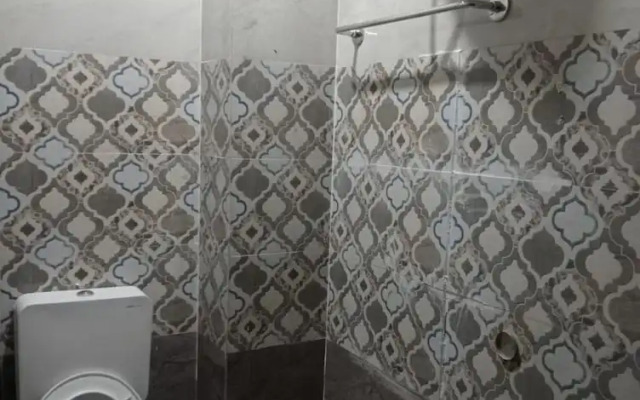 Goroomgo Four Season Guest House Varanasi