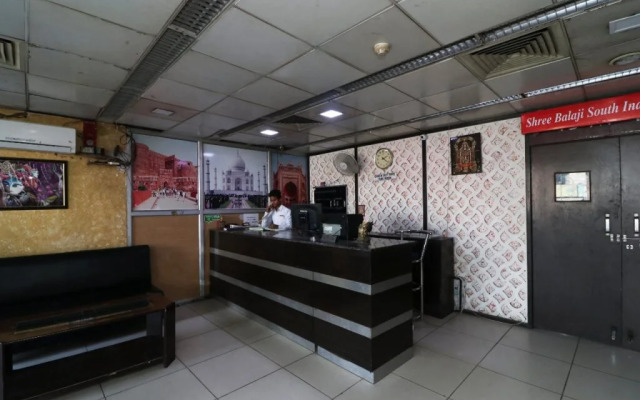 Hotel The Taj by OYO Rooms