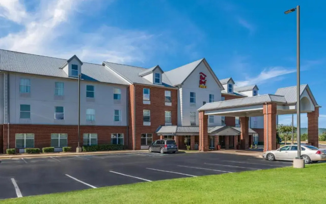 Red Roof Inn PLUS & Suites Birmingham - Bessemer