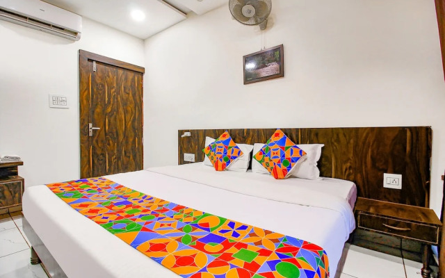 Hotel HTC By OYO Rooms