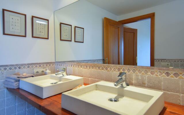 Mallorca Family Sea Front Villa in Betlem