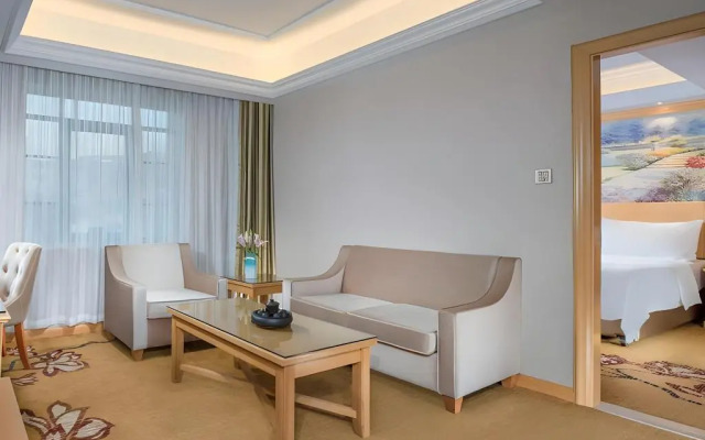 Vienna Hotel (Huidong Jilong)