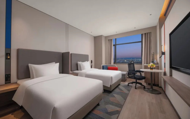 Holiday Inn Express Qingdao City Balcony by IHG