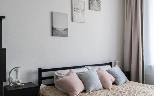Cozy apartment with sunset view on Main Street 12