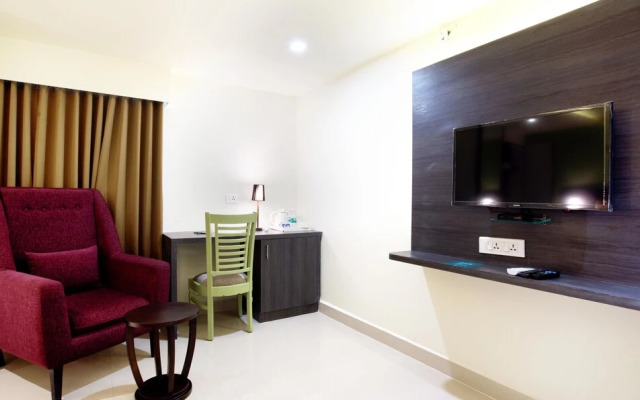 Treebo Trend Olive Tree