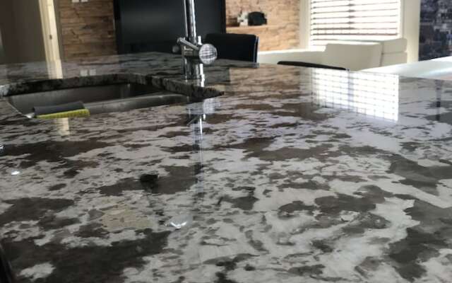 Laval centre apartment