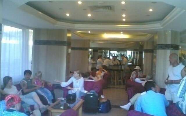 Queens Valley Hotel, Restaurants, Bars and Spa Luxor