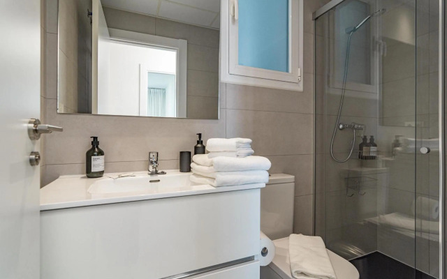 JG- Top modern apartment in Nueva Andalucia