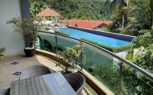 Kata Top View by Lofty