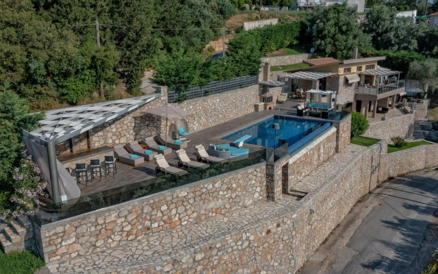 Luxurious Villa Kastro