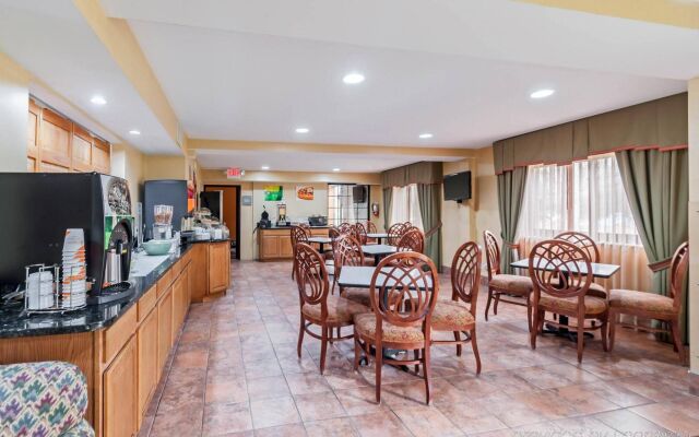 Red Roof Inn & Suites Chestertown