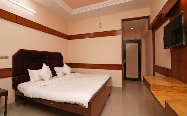 SPOT ON 37002 Hotel Natraj