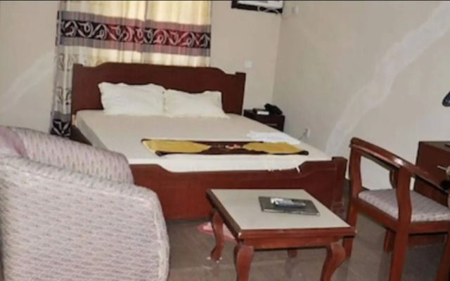 Keviz Hotel