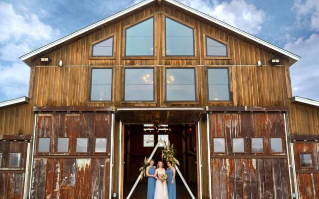 Holiday Inn Express & Suites Springfield North by IHG