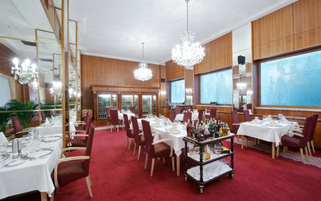 Devin Hotel