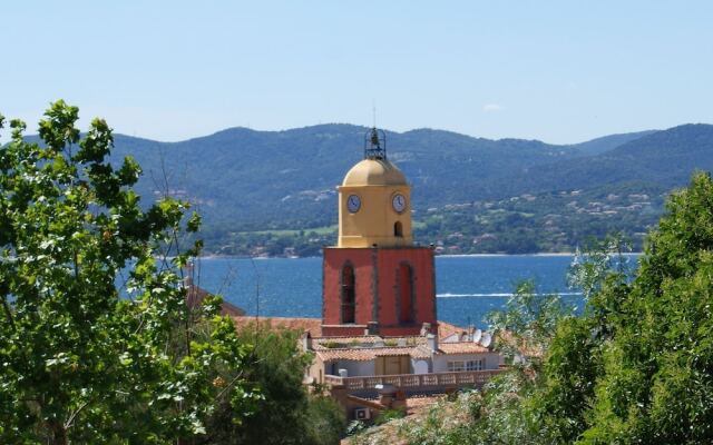 Soothing Holiday Home in Sainte-maxime With Swimming Pool