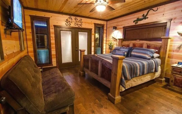Geronimo Lodge - 6 Br Cabin