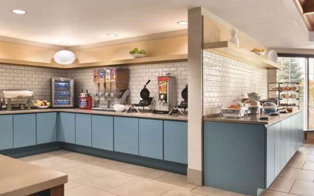 Country Inn & Suites by Radisson, Portage, in