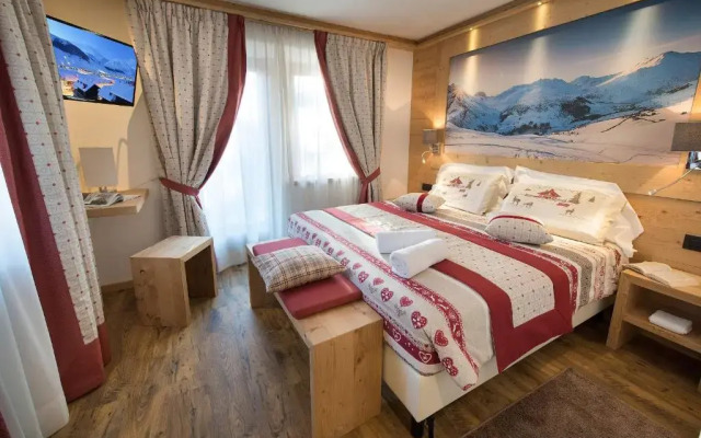 Hotel Bucaneve