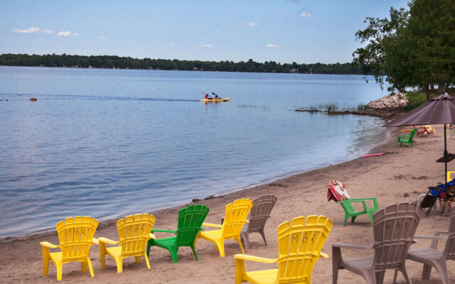 Great Blue Resorts - McCreary's Beach