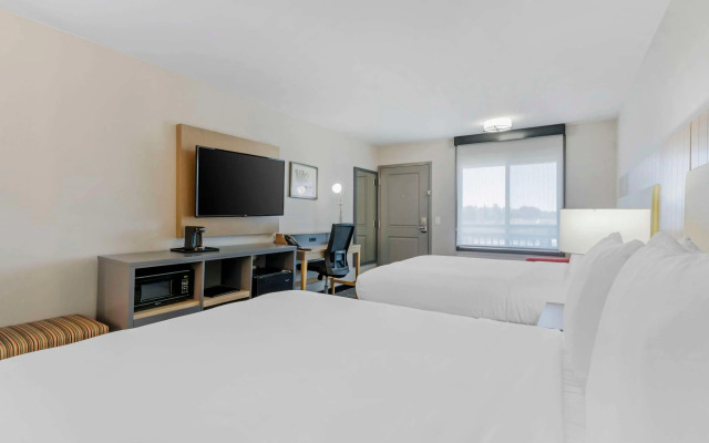 Country Inn & Suites by Radisson, Vallejo Napa Valley, CA