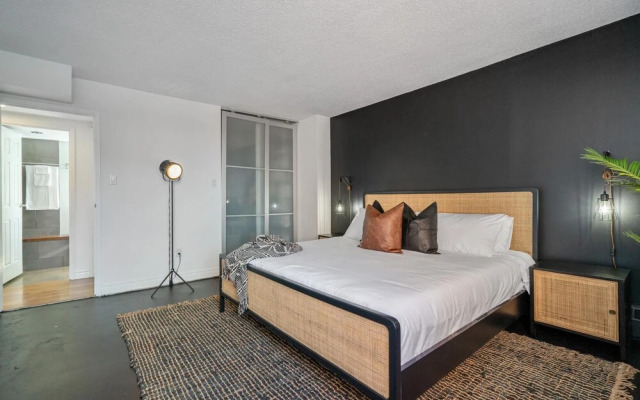 The Lost No Service Fees Penthouse Hot Tub