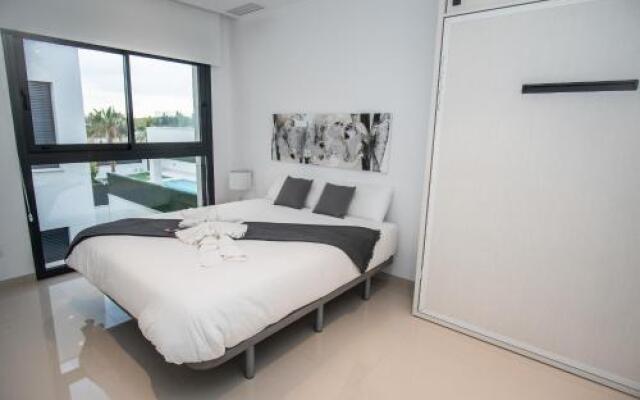Villa Deluxe La Marina Beach