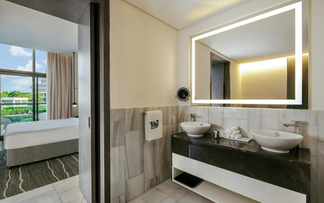 Th8 Palm Dubai Beach Resort, Vignette Collection, by IHG
