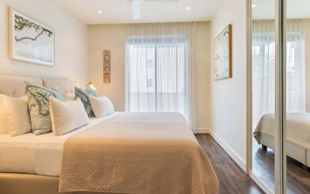 Beachfront Condo 5202 at Drift Resort – Guest Rooms – Cairns