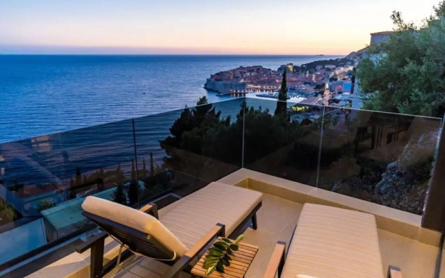 New&Luxury 5* with an Amazing View - Pure Apartment