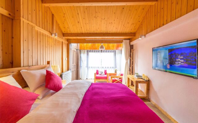 C'est La Vie Boutique Inn
