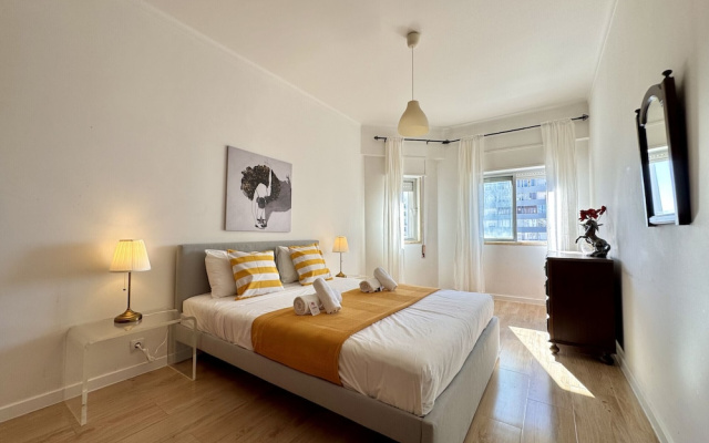 Quarteira Central 3 by Homing