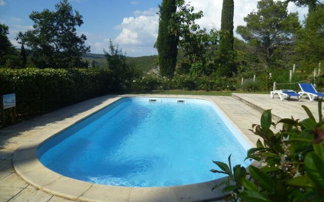 Château Haut Gléon. Gites