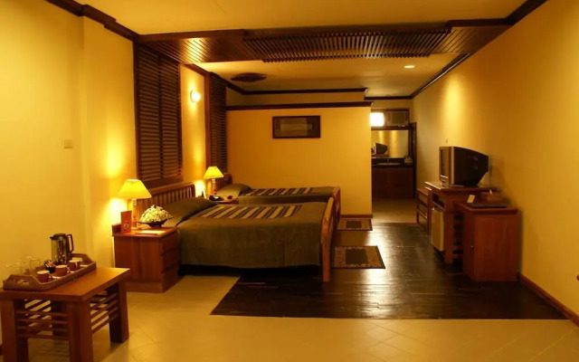 Sunny Paradise Resort