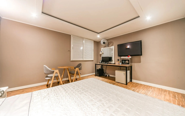 Pohang Daedodong White