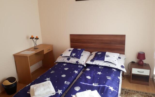 Piac utcai Apartman