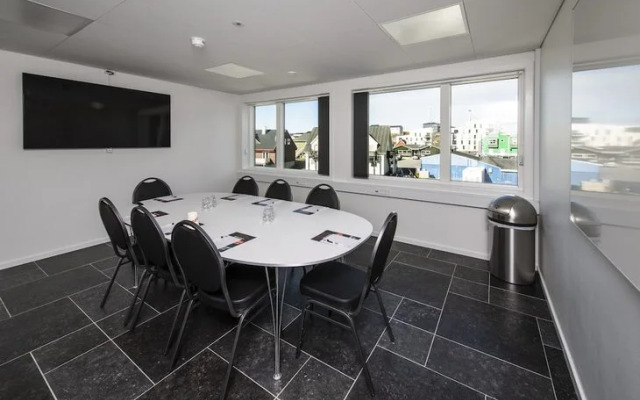 Super 8-Airport Downtown